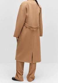 Mango Mantel - brown