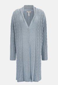 Cárdigan de punto azul claro con escote en V, con patrones de cable texturizados, mangas largas y un diseño de frente abierto.