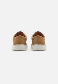 Camper Stringate sportive - tan