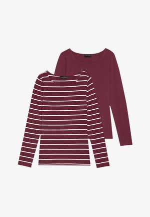 Du ilgomis rankovėmis marškiniai: vieni solidžiai bordo spalvos, o kiti bordo su baltais horizontaliais dryžiais. Abu turi apvalų iškirpimą ir minkštą medžiagą.