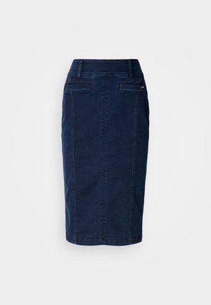 Jeanspennkjol i mörkblått, med en figurnära design, midja med bälteshällor och synliga sömmar längs med sömmar och fickor.