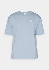 COURT SPORT TEE - Print T-shirt - vinblu
