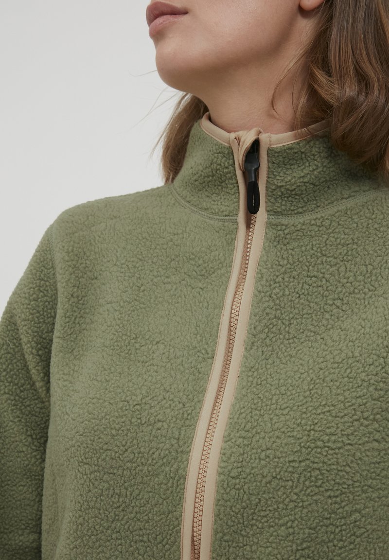 Damen Sweatshirts | Fransa FRFXTIPOL 1 JACKET Fleecejacke oil green/grey denim - IE24936 Damen Sweatshirts | Fransa FRFXTIPOL 1 JACKET Fleecejacke oil green/grey denim - IE24936