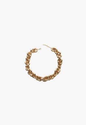 Collana in oro con catena caratterizzata da anelli circolari intrecciati, superficie liscia e un fermaglio sicuro con estensione regolabile della catena.