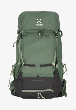 Groene wandelrugzak met een trekkoordsluiting, verstelbare schouderbanden en een zwarte basis. Bevat de tekst "Rugged Mountain 60" in het groen. Gemaakt van duurzaam materiaal.