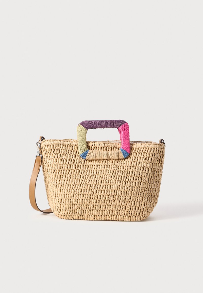 Szőtt szalmából készült, téglalap alakú kézitáska, világosbarna színben, színes zsinórral bevont fogantyúval zöld, rózsaszín és lila árnyalatokban. Tartalmaz egy levehető pántot.