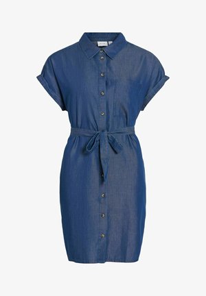 Rövid ujjú kék farmer ingruha gallérral, elülső gombokkal, mellzsebbel és megkötős derékövvel.