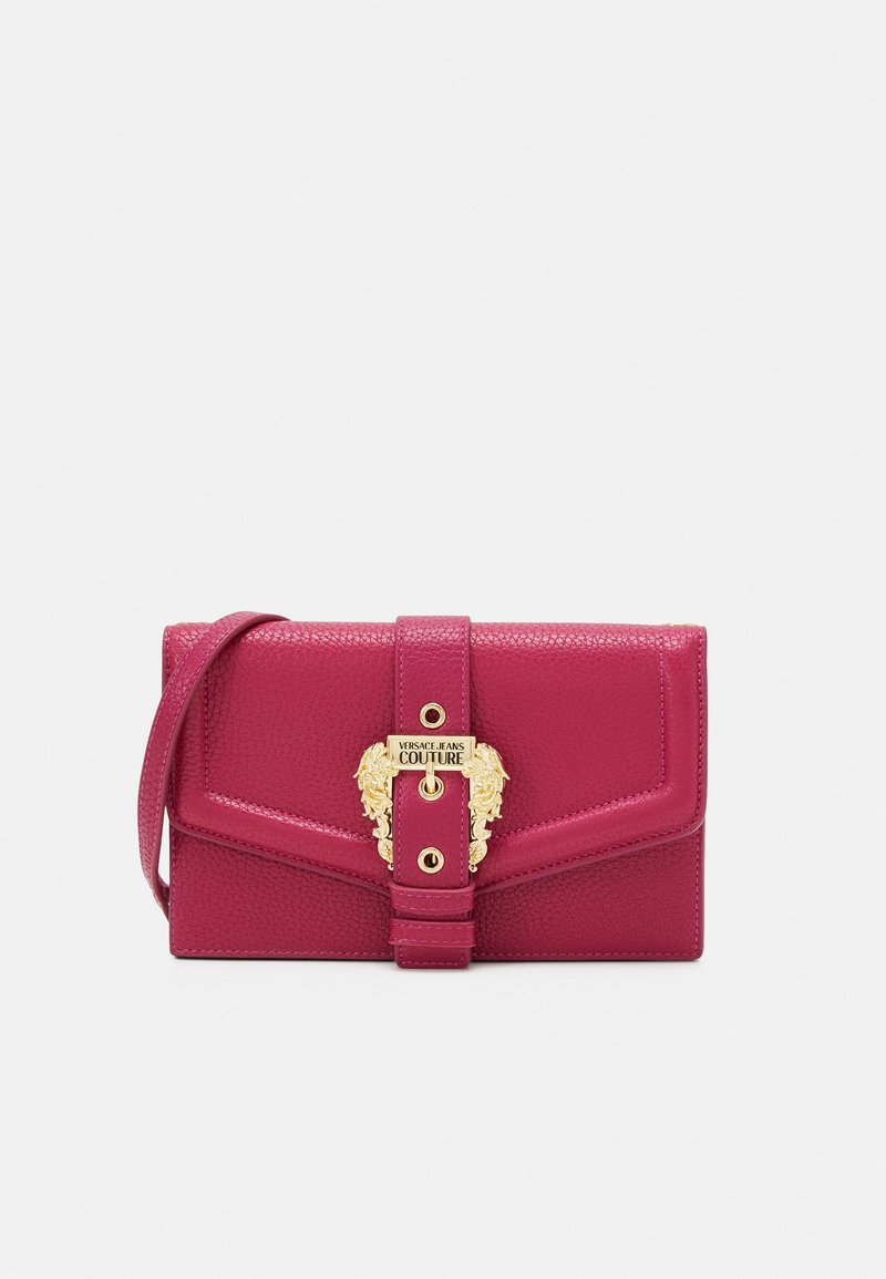 Versace Jeans Couture CHAIN WALLET Portemonnee cranberry/donkerroze