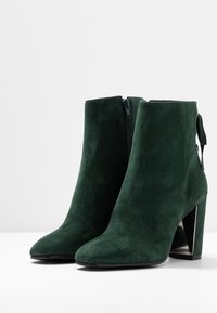 Minelli Bottines à talons hauts - green