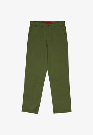Casualowe spodnie w kolorze oliwkowej zieleni z zapięciem na guzik i zamek, przednimi kieszeniami, szlufkami na pasek oraz prostymi nogawkami.