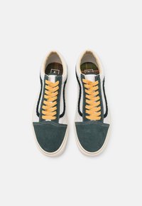 Vans OLD SKOOL UNISEX - Sneakers low - darkest spruce