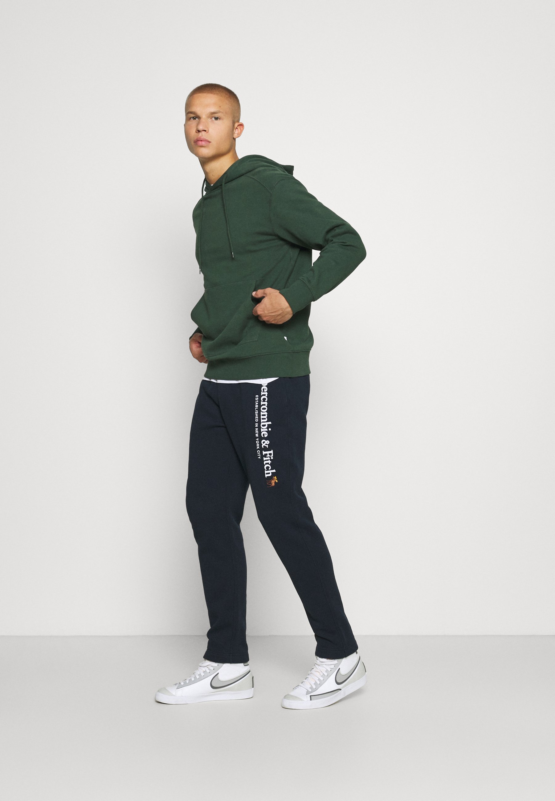 Abercrombie \u0026 Fitch LOGO CLASSIC - Pantaloni sportivi - navy/blu scuro -  Zalando.it