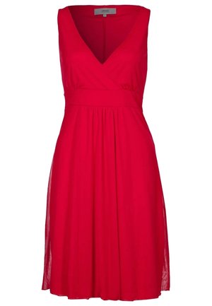 Vestido rojo sin mangas con escote en V profundo, cintura ajustada y falda fluida hasta la rodilla.