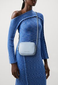 Tommy Jeans MUST CAMERA BAG - Borsa a tracolla - moderate blue