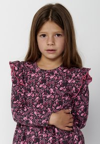 Koroshi Dzsörzéruha - rosa pink