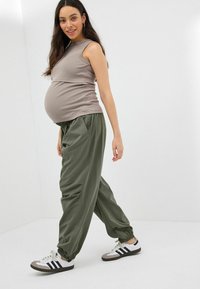 Next REGULAR FIT zielony