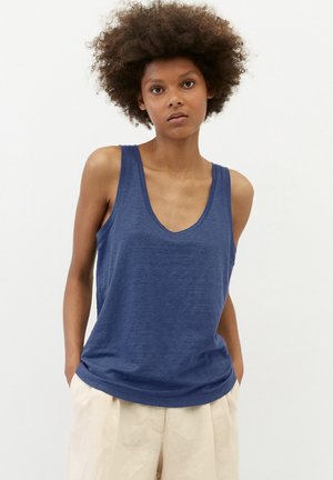 Top - noble blue