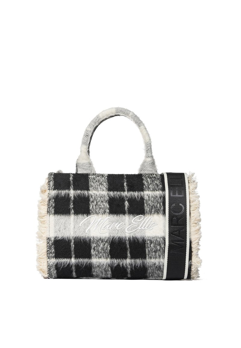 Geruite tas in zwart-wit, gemaakt van gestructureerde stof met rafelige randen. Voorzien van twee handvatten en een merkstreep aan de zijkant.