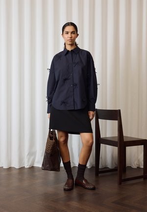 Soaked in Luxury BOW SHIRT  - Cămașă - night sky