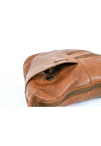 Bear Design Schoudertas - cognac
