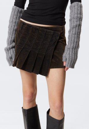 VELVET WRAP - Apliekamie svārki - dark brown aop