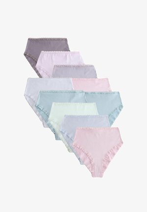 Ni par dameundertøj med høj talje i pastelfarver med blonder, arrangeret i et diagonalt overlappende mønster.
