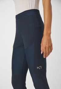 Kari Traa TIRILL HYBRID TIGHTS - Legingi - dark navy blue