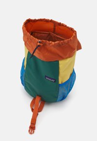 Patagonia REFUGITO DAY PACK UNISEX - Ruksak - conifer green