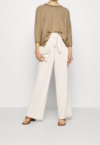 OPUS Trui - beige