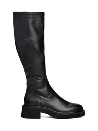 Botte noire hauteur genou en cuir texturé, avec un talon bloc épais et des panneaux élastiques sur les côtés. Marque visible en haut.