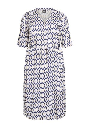 Biała sukienka do kolan z niebieskim geometrycznym wzorem diamentowym, dekoltem w serek, krótkimi bufkowymi rękawami, guzikami z przodu oraz paskiem wiązanym w talii.