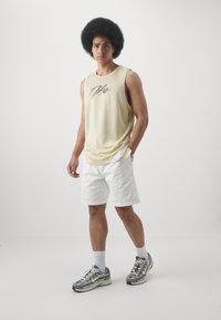 Nike Performance ICON  - Top - team gold/white/black