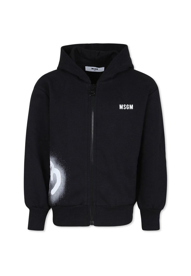 Zwart katoenen hoodie met een voorrits, voorzien van een wit logo op de borst en een spuitverfaccentontwerp aan de zijkant.