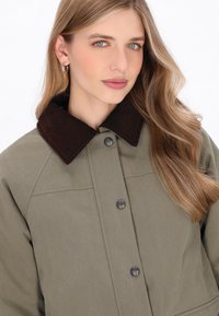 DreiMaster Leichte Jacke - olive