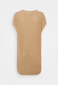 Beige pletený top s volným střihem, krátkými rukávy, kulatým výstřihem a texturovaným povrchem, se zaobleným lemem na spodní straně.