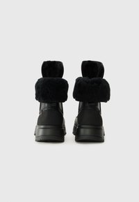 UGG ADIRONDACK - Botas para la nieve - black
