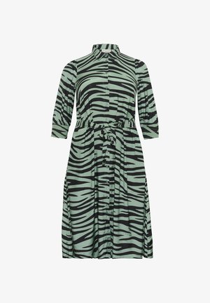 Heledane kleit heles rohelises, mustade sebra triipudega; sisaldab kraed, kolmeveerandi varusid ja reguleeritava sobivuse jaoks talje köit.