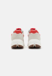 HI-TEC HTS74 SHADOW UNISEX  - Sneakers low - star white/red alert
