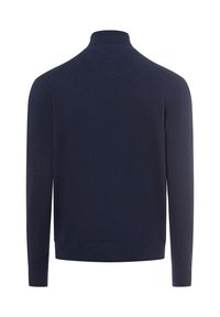 Marinblauer Pullover mit einem gerippten Stehkragen und langen Ärmeln. Glatte Textur, dezentes Muster sowie gerippte Bündchen und Saum.