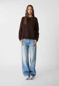 Stradivarius CREW NECK - Pullover - dark brown