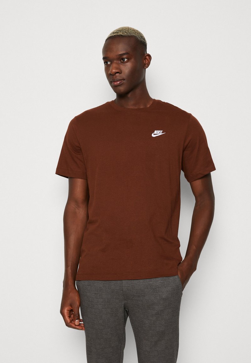Nike Sportswear CLUB TEE - T-shirt básica - cacao wow