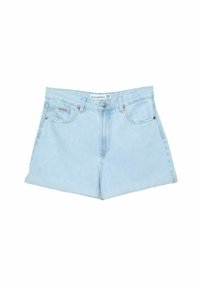 Vaaleansiniset farkkushortsit, joissa on korkea vyötärö, neljä taskua ja suora leikkaus. Kangas on sileä ja siinä on vähän ompeleita.