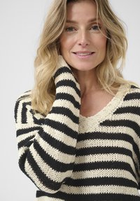 Cream GIVEME STRIPE  - Pullover - ancient scroll ad black stripe