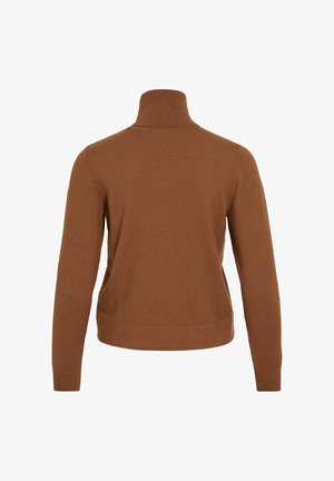 Brązowy sweter z golfem wykonany z miękkiego materiału. Posiada długie rękawy i dopasowany krój. Gładka faktura bez wzorów lub akcentów.