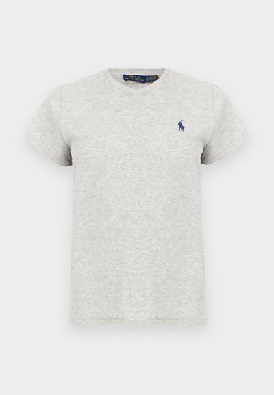 Jasnoszary t-shirt z krótkim rękawem i okrągłym dekoltem, z małym granatowym haftowanym logo Polo Ralph Lauren na lewej piersi.