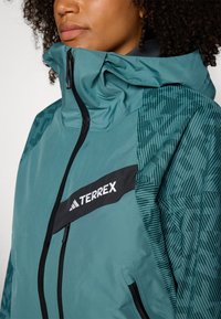 Adidas Terrex Hardshell-jakke - aurora ivy/preloved teal