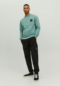 Pantalone Jack & Jones JPSTPAUL FLAKE CARGO 12141844 Verde Taglia 33W/32L