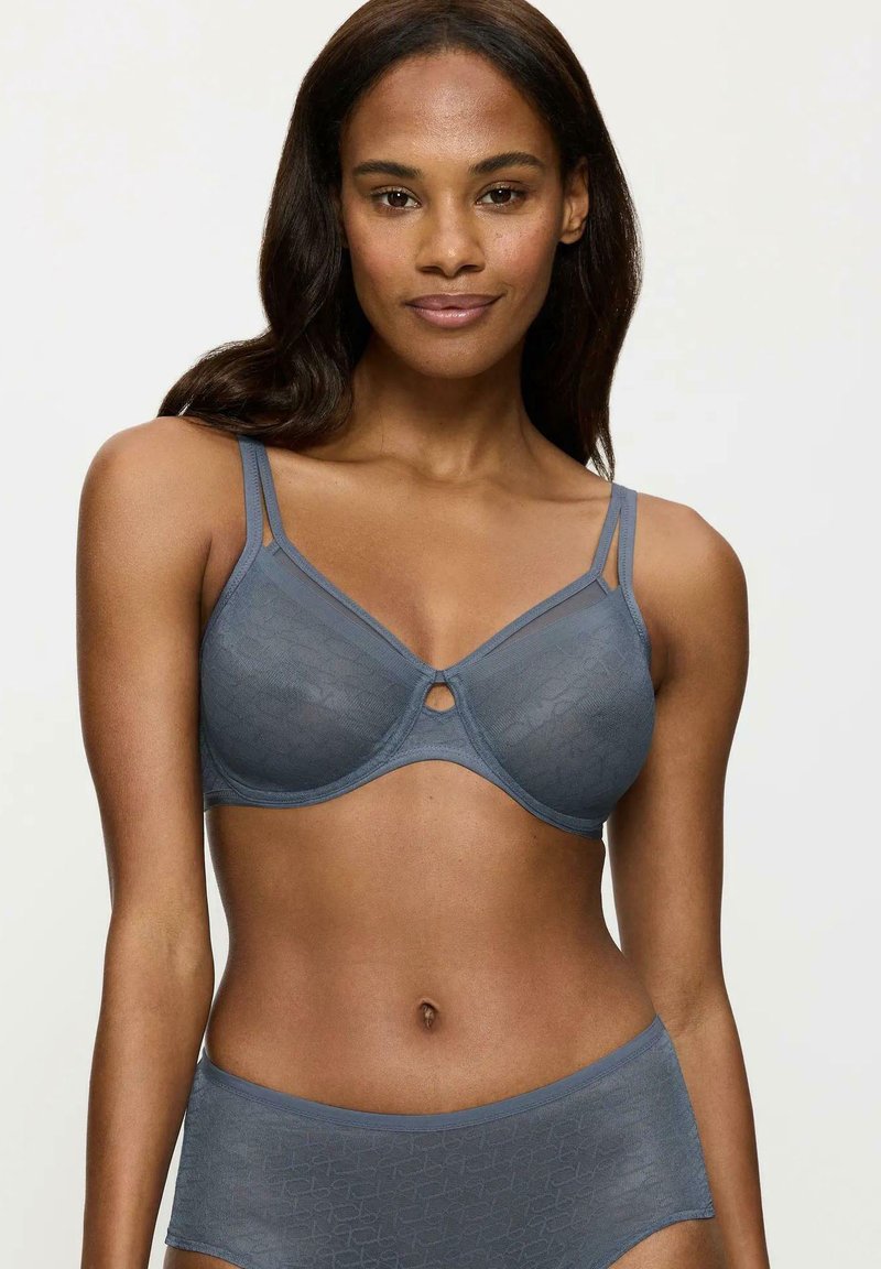 Triumph - Biustonosz z trójkątną miseczką