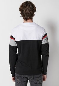 Koroshi Top s dlhým rukávom - black