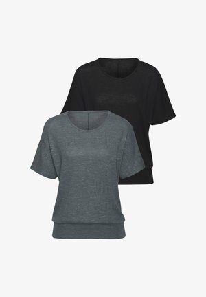 Deux tops à manches courtes : un noir et un gris foncé. Le tissu semble léger et texturé avec un col rond et une coupe décontractée.